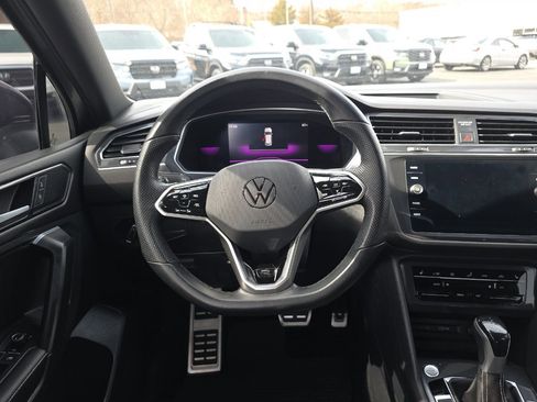 Used 2023 Volkswagen Tiguan SE R-Line image 13