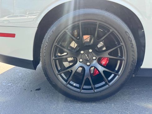 Used 2016 Dodge Challenger SRT Hellcat image 20