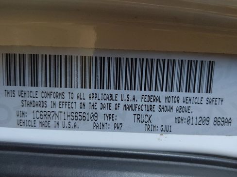 Used 2017 RAM 1500 Laramie w/ Convenience Group image 33