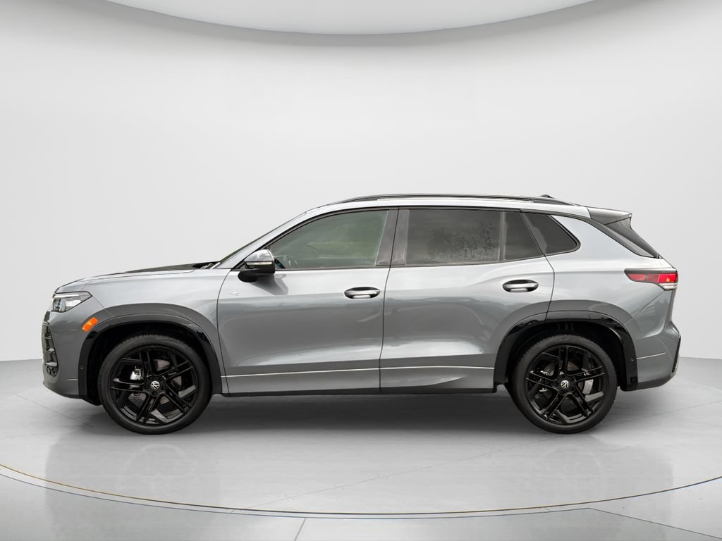 New 2026 Volkswagen Tiguan SE R-Line FWD image 8