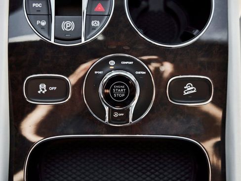 Used 2023 Bentley Bentayga Extended Wheelbase image 69