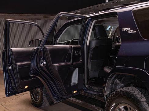 Used 2023 Toyota 4Runner TRD Off-Road Premium w/ Moonroof Package AWD/4WD image 27