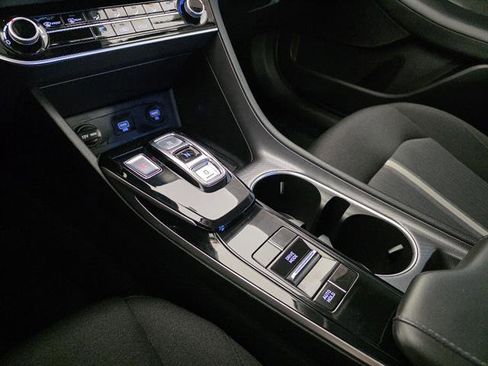 Used 2021 Hyundai Sonata SE w/ Preferred Accessory Package image 34