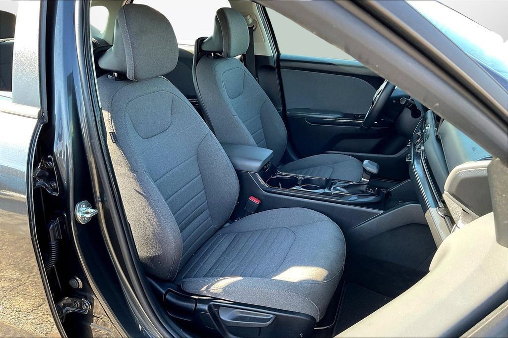 Used 2025 Kia K4 EX FWD image 28