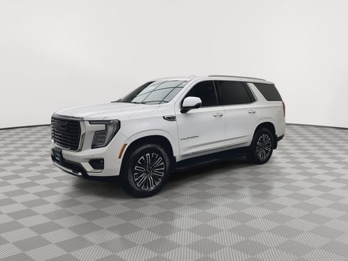 Certified 2025 GMC Yukon Elevation w/ LPO, Elevation Black Package AWD/4WD image 39