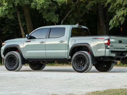 Used 2021 Toyota Tacoma TRD Pro AWD/4WD image 3