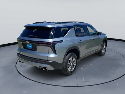 Used 2026 Chevrolet Traverse LT AWD/4WD image 8