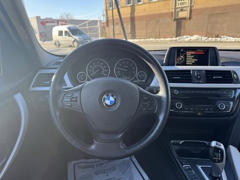 Used 2016 BMW 320i Sedan image 11
