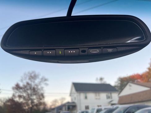 Used 2004 Chevrolet SSR w/ Preferred Equipment Group image 28