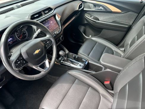 Used 2023 Chevrolet TrailBlazer ACTIV w/ Sun and Liftgate Package FWD image 11