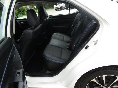 Used 2019 Toyota Corolla SE FWD image 11