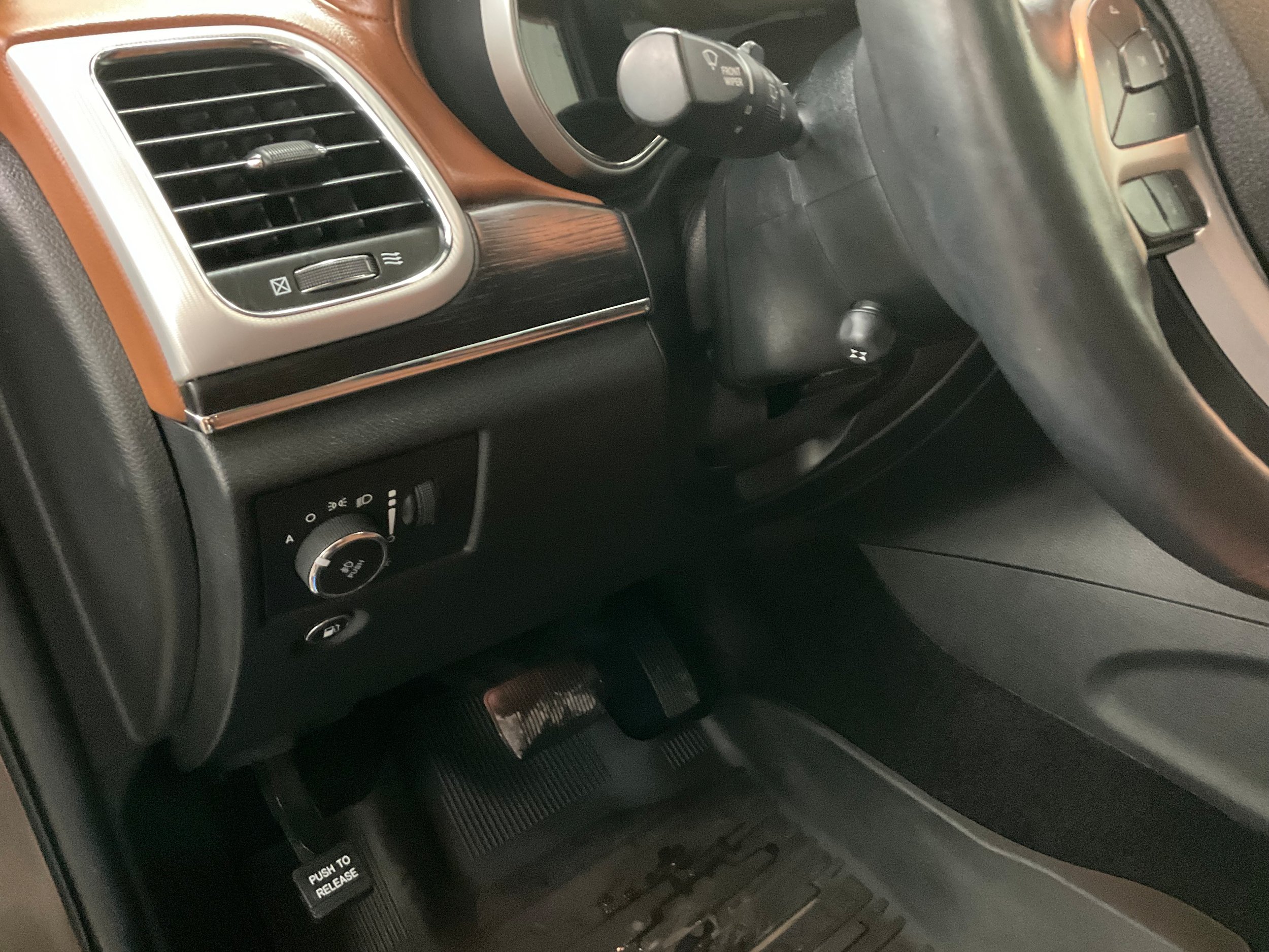 Used 2018 Jeep Grand Cherokee Summit AWD/4WD image 13