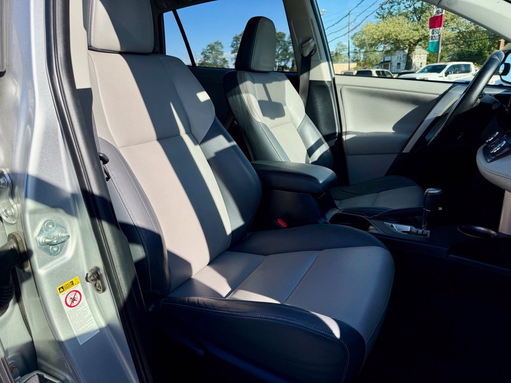 Used 2013 Toyota RAV4 Limited AWD/4WD image 28