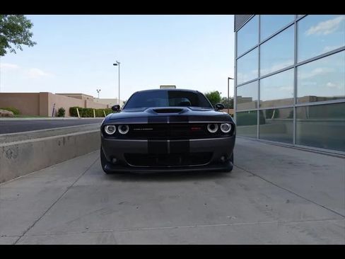 Used 2016 Dodge Challenger SRT RWD image 26