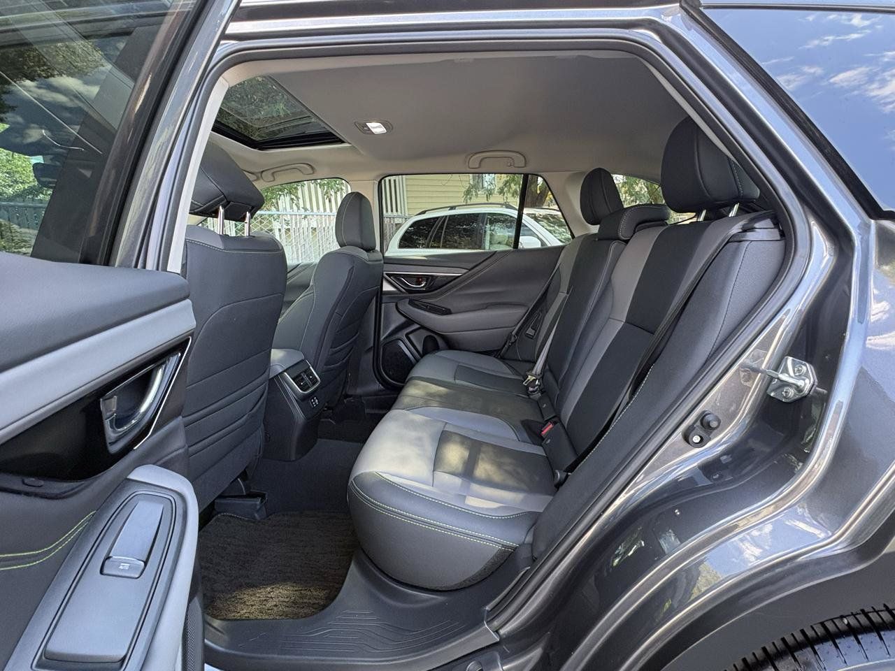 Used 2025 Subaru Outback Onyx Edition AWD/4WD image 6