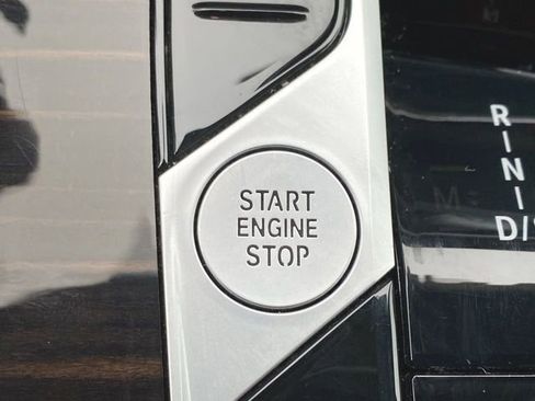 Used 2025 BMW X7 xDrive40i image 17