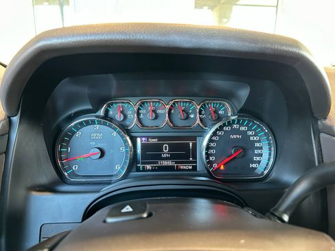 Used 2016 Chevrolet Suburban LT image 19