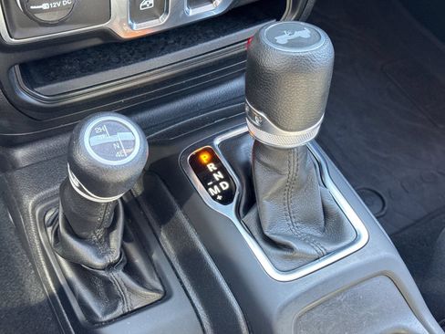Used 2022 Jeep Wrangler Sport AWD/4WD image 38