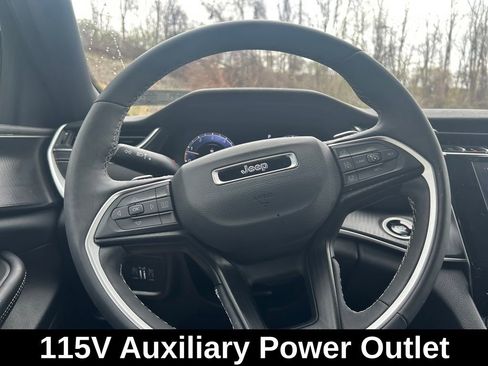 Used 2024 Jeep Grand Cherokee L Laredo AWD/4WD image 13