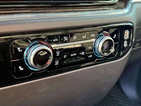 Used 2024 GMC Sierra 1500 Elevation image 41