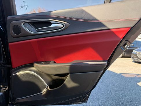 Used 2019 Alfa Romeo Giulia Ti w/ Quick Order Package 22Z Lusso image 29