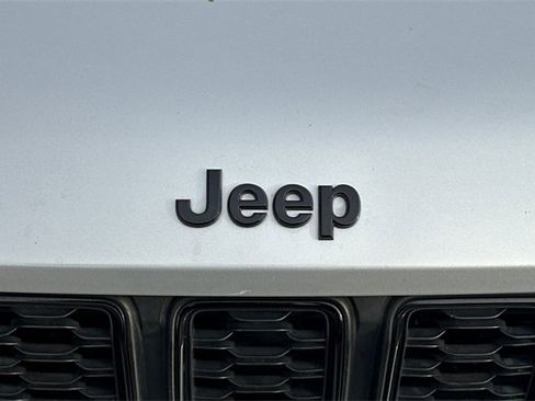 Used 2021 Jeep Grand Cherokee L Altitude image 9