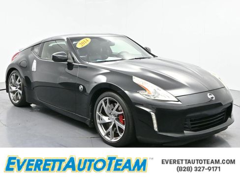Used 2014 Nissan 370Z Touring w/ Sport Package image 1