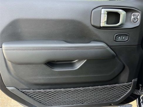 Used 2021 Jeep Wrangler Unlimited Rubicon image 28