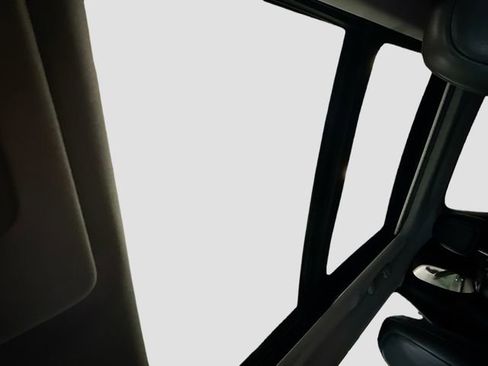 Used 2019 Jeep Cherokee Latitude Plus image 21