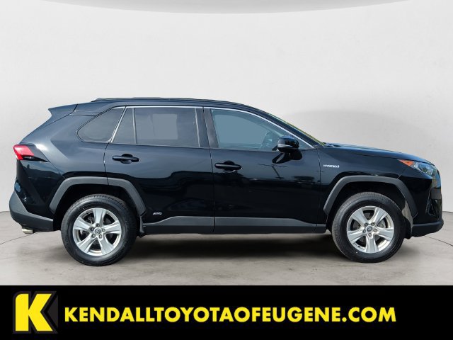 Used 2021 Toyota RAV4 XLE w/ Convenience Package AWD/4WD image 4