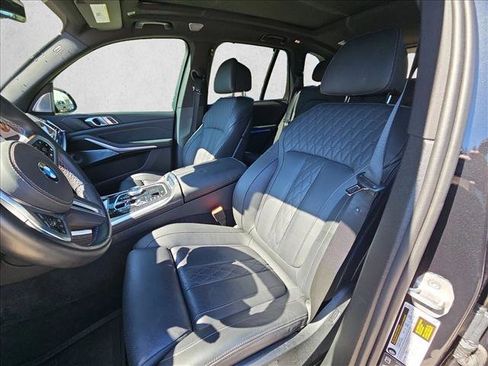 Used 2025 BMW X5 M60i w/ Executive Package image 16
