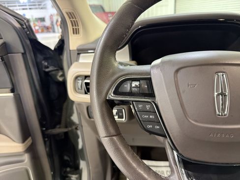 Used 2022 Lincoln Nautilus FWD image 14