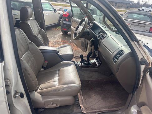Used 2002 Toyota 4Runner Limited image 11