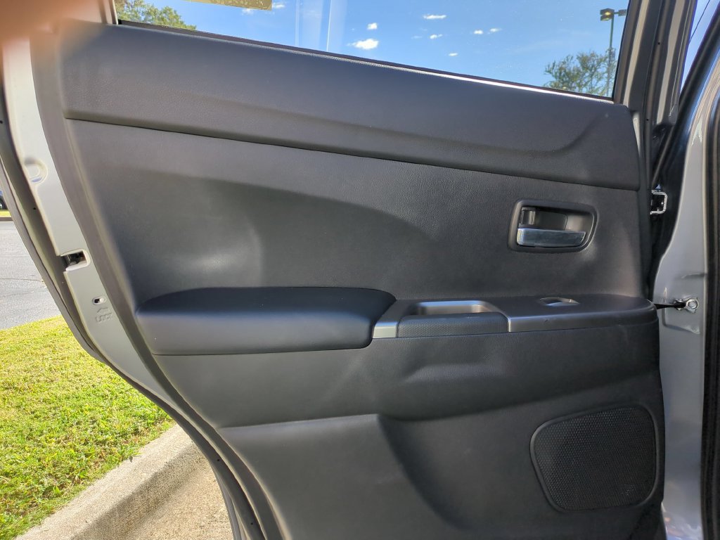 Used 2025 Mitsubishi Outlander Sport SE AWD/4WD image 26