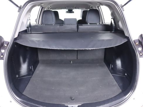 Used 2018 Toyota RAV4 LE AWD/4WD image 29