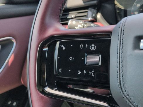Certified 2025 Land Rover Range Rover Velar Dynamic HSE AWD/4WD image 24