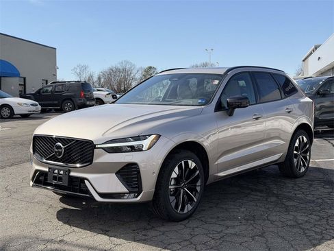 New 2026 Volvo XC60 B5 Plus w/ Climate Package image 22