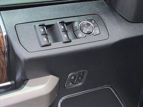 Used 2019 Ford F150 Lariat w/ Equipment Group 502A Luxury AWD/4WD image 12