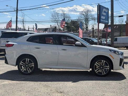 Used 2025 BMW X2 xDrive28i image 9