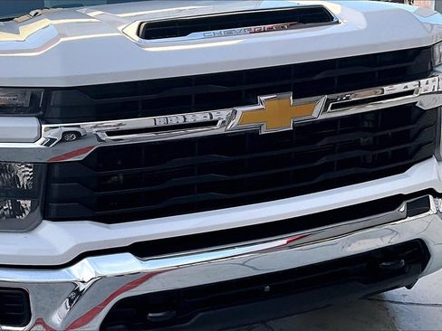 Used 2024 Chevrolet Silverado 3500 LT image 25