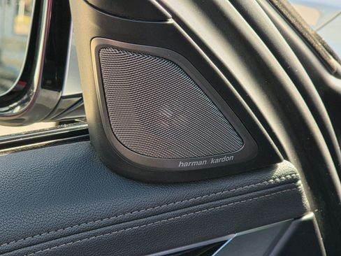 Used 2020 BMW 750i xDrive w/ M Sport Package image 33