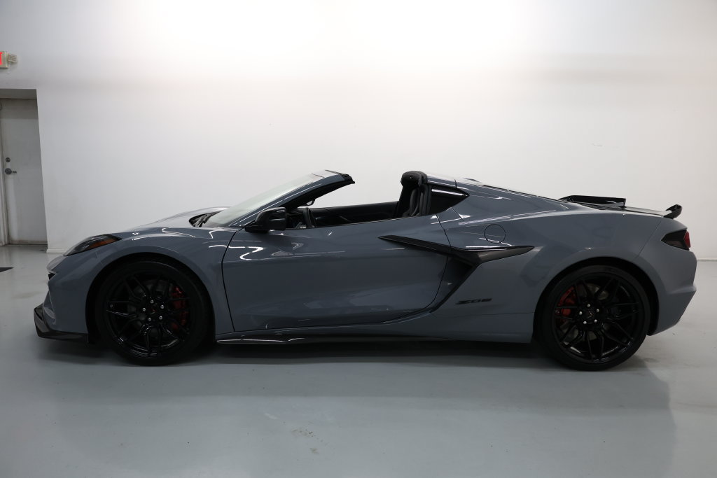 Used 2024 Chevrolet Corvette Z06 w/ Stealth Interior Trim Package RWD image 70