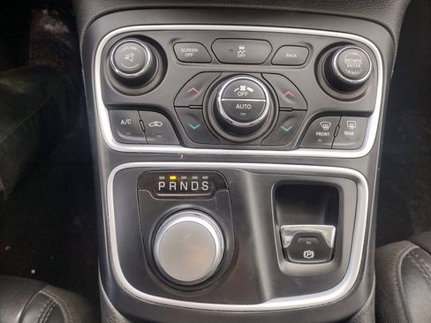 Used 2015 Chrysler 200 C w/ Sun/Sound Group image 25