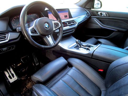 Used 2020 BMW X5 M50i w/ Premium Package image 13