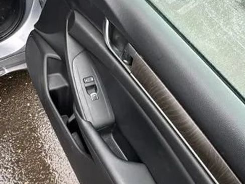Used 2021 Honda Accord EX-L image 18