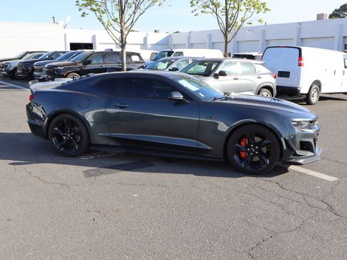 Used 2021 Chevrolet Camaro LT w/ Technology Package image 22
