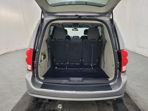 Used 2019 Dodge Grand Caravan SE image 29