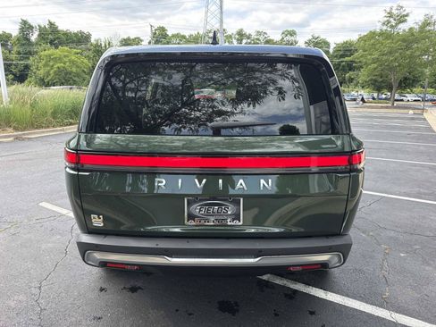 Used 2023 Rivian R1S Adventure AWD/4WD image 7