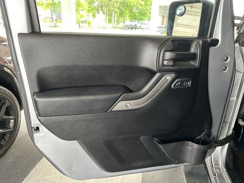 Used 2015 Jeep Wrangler Unlimited Sport w/ Quick Order Package 24S AWD/4WD image 11