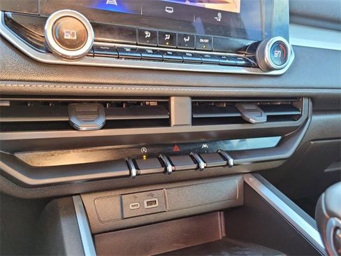 Used 2023 Chevrolet Colorado LT w/ LT Convenience Package image 21